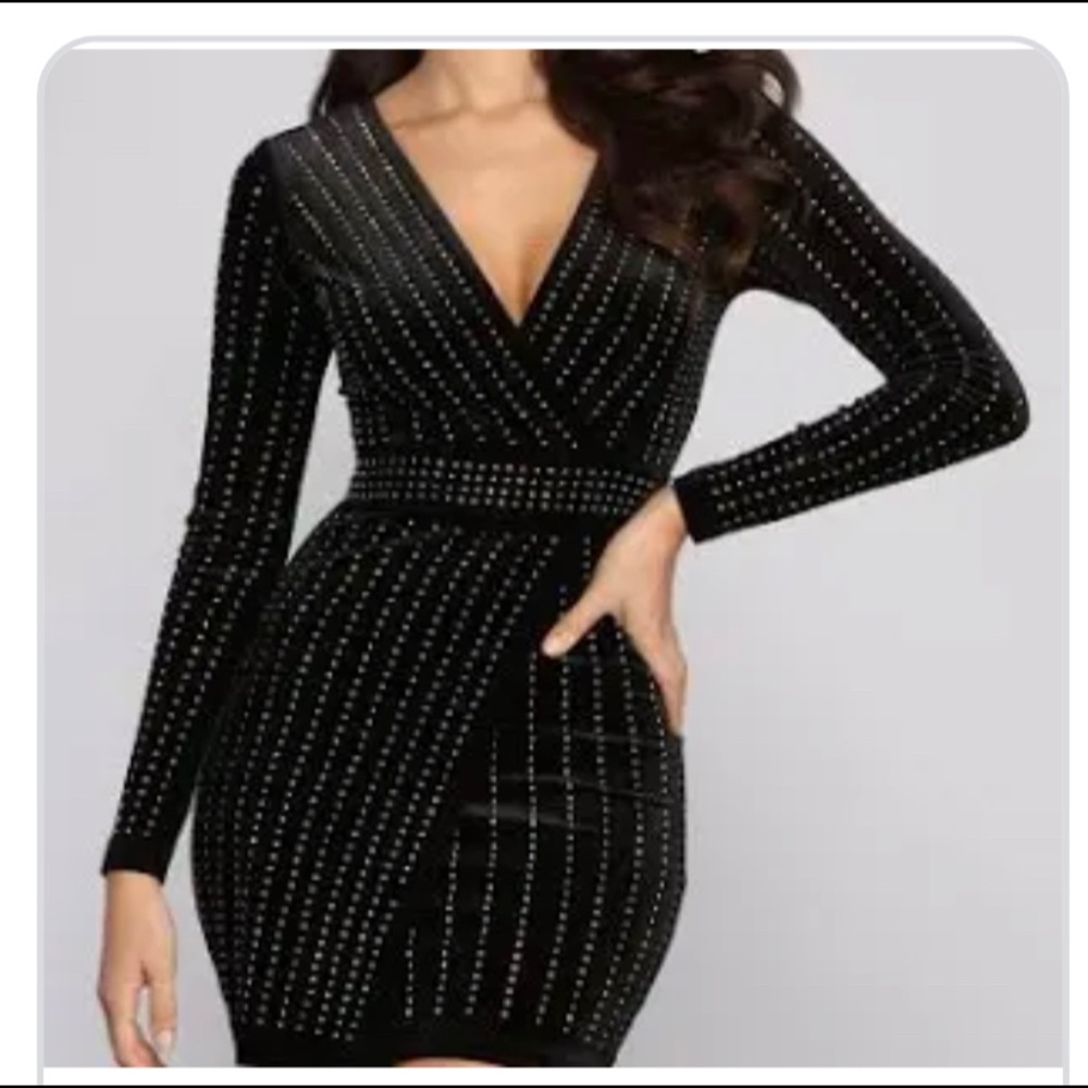 Windsor Alexa Velvet Wrap Dress black